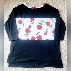 Honey ME Small 3/4 length sleeves rose print/ black shirt